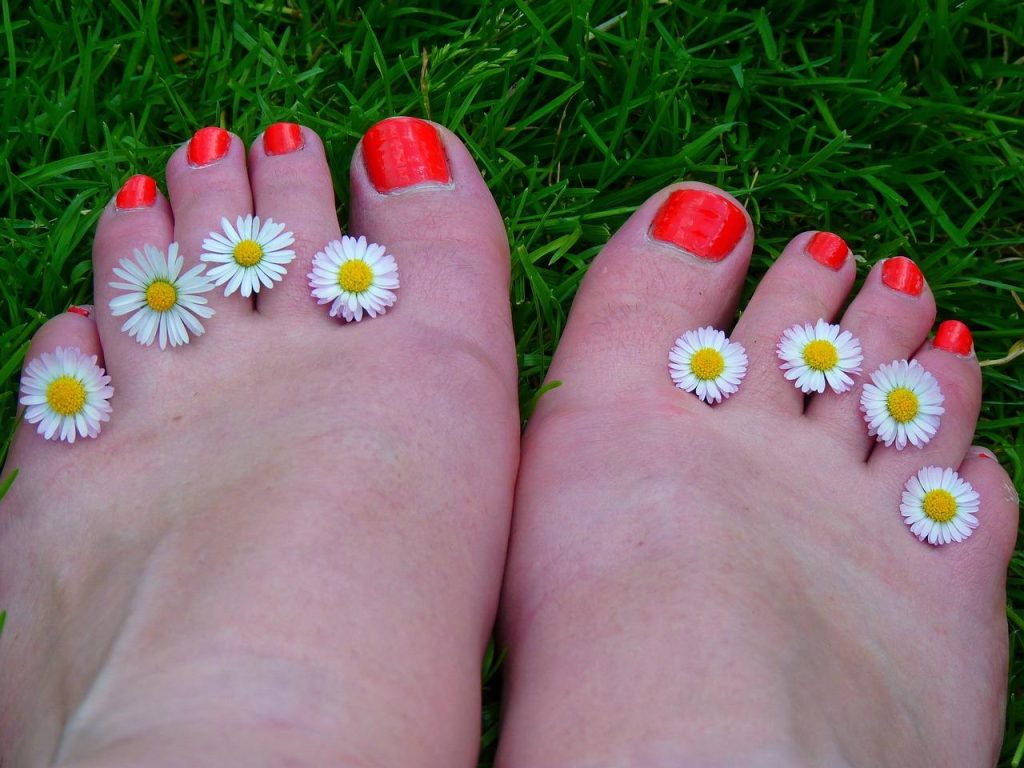 Qué le echan al agua para hacer pedicure