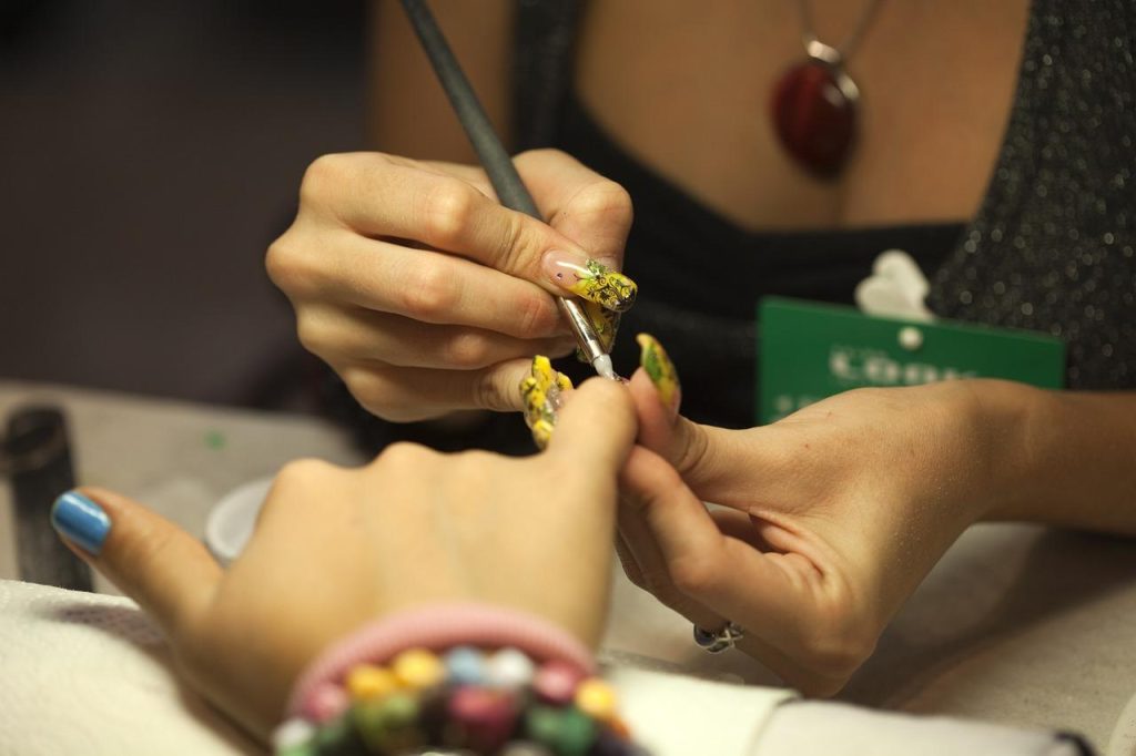 Años de estudio para ser manicurista: Lo que debes saber